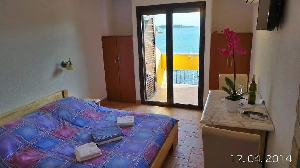 Room In Rovinj With Sea View, Balcony, Air Conditioning, W-Lan 81-4 0*,